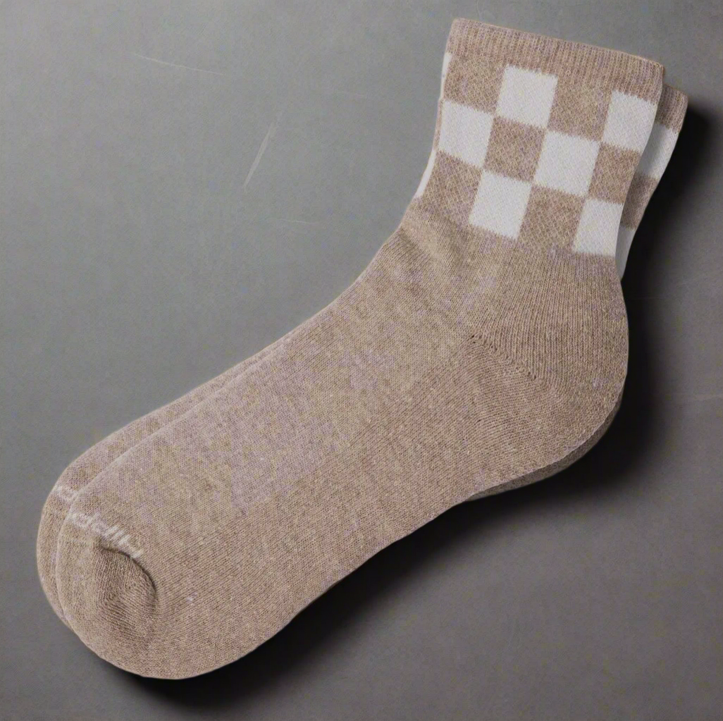 Checkered Detail Quarter Crew Socks
