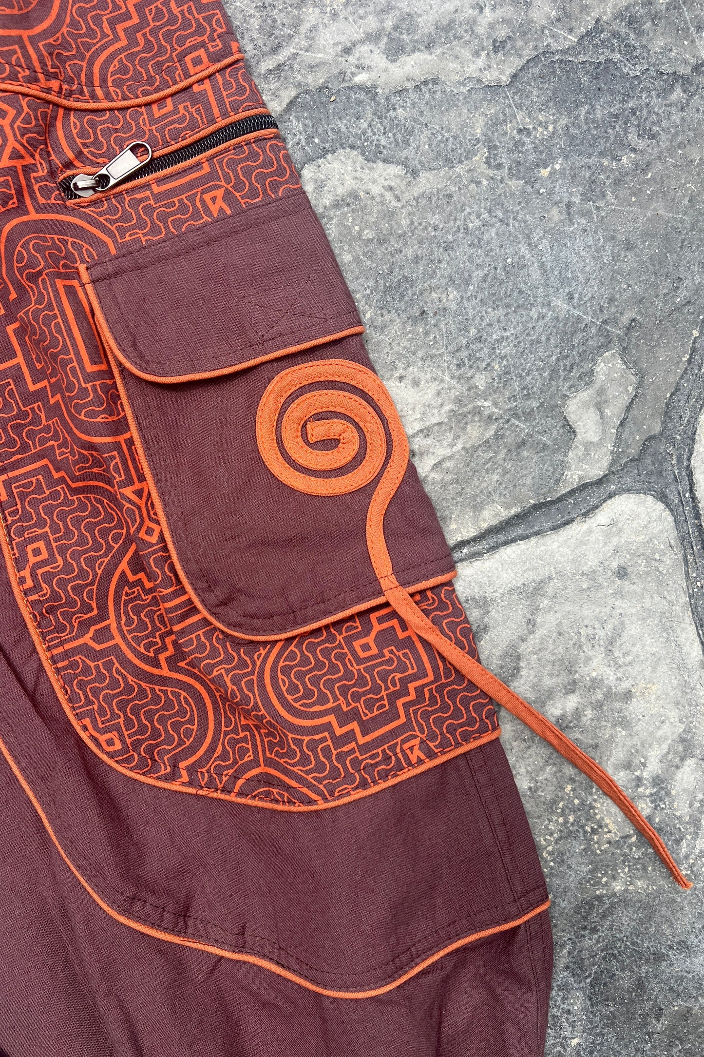Swirl Detail Pocket Baggy Pant in Brown