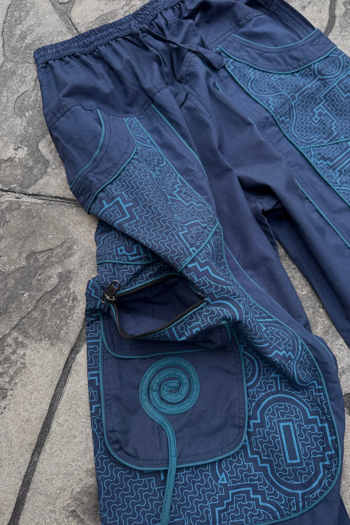 Swirl Pocket Detail Baggy Pant in Blue