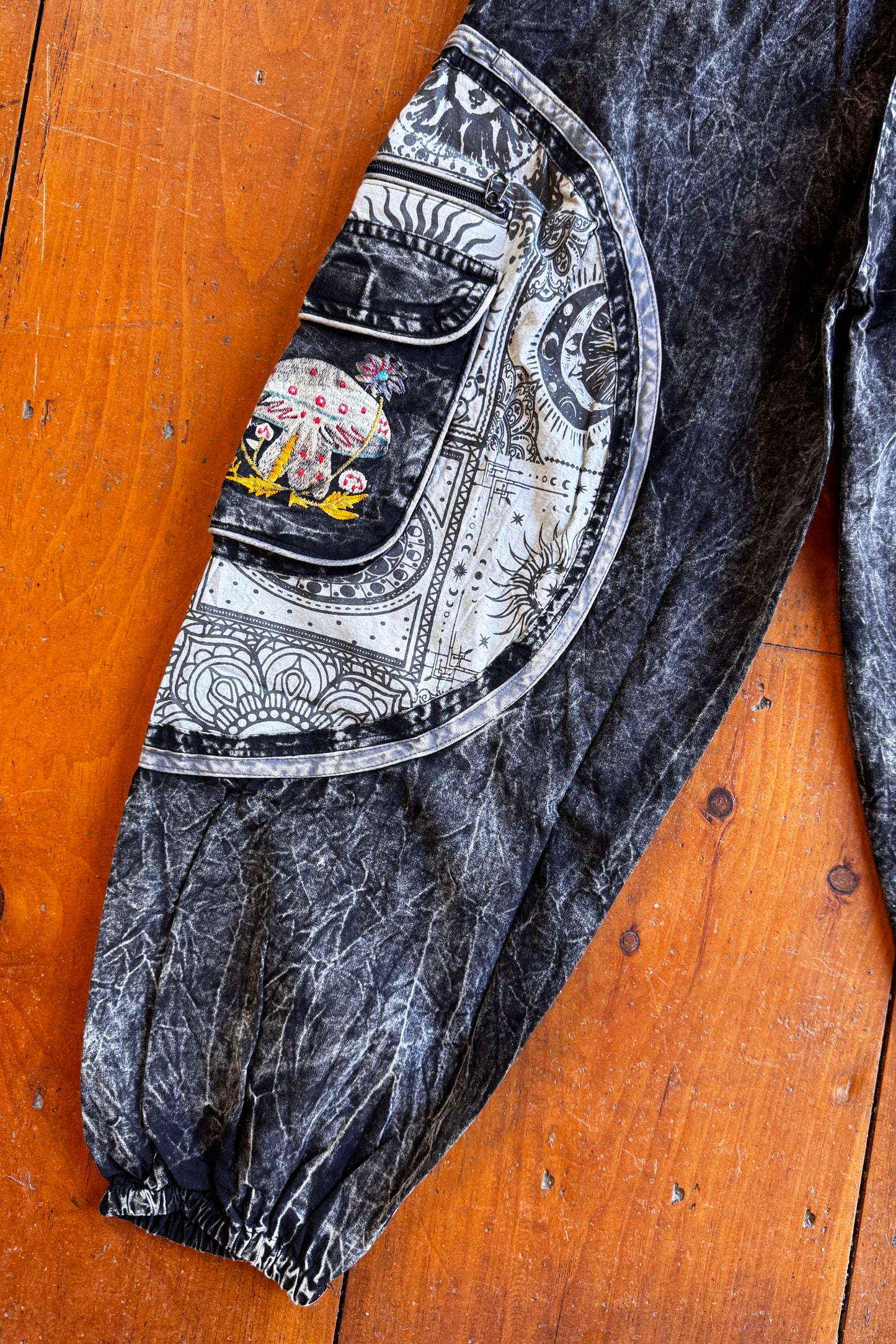 LAST CALL SIZE S | Black & Teal Round Sun Moon Mushroom Joggersa