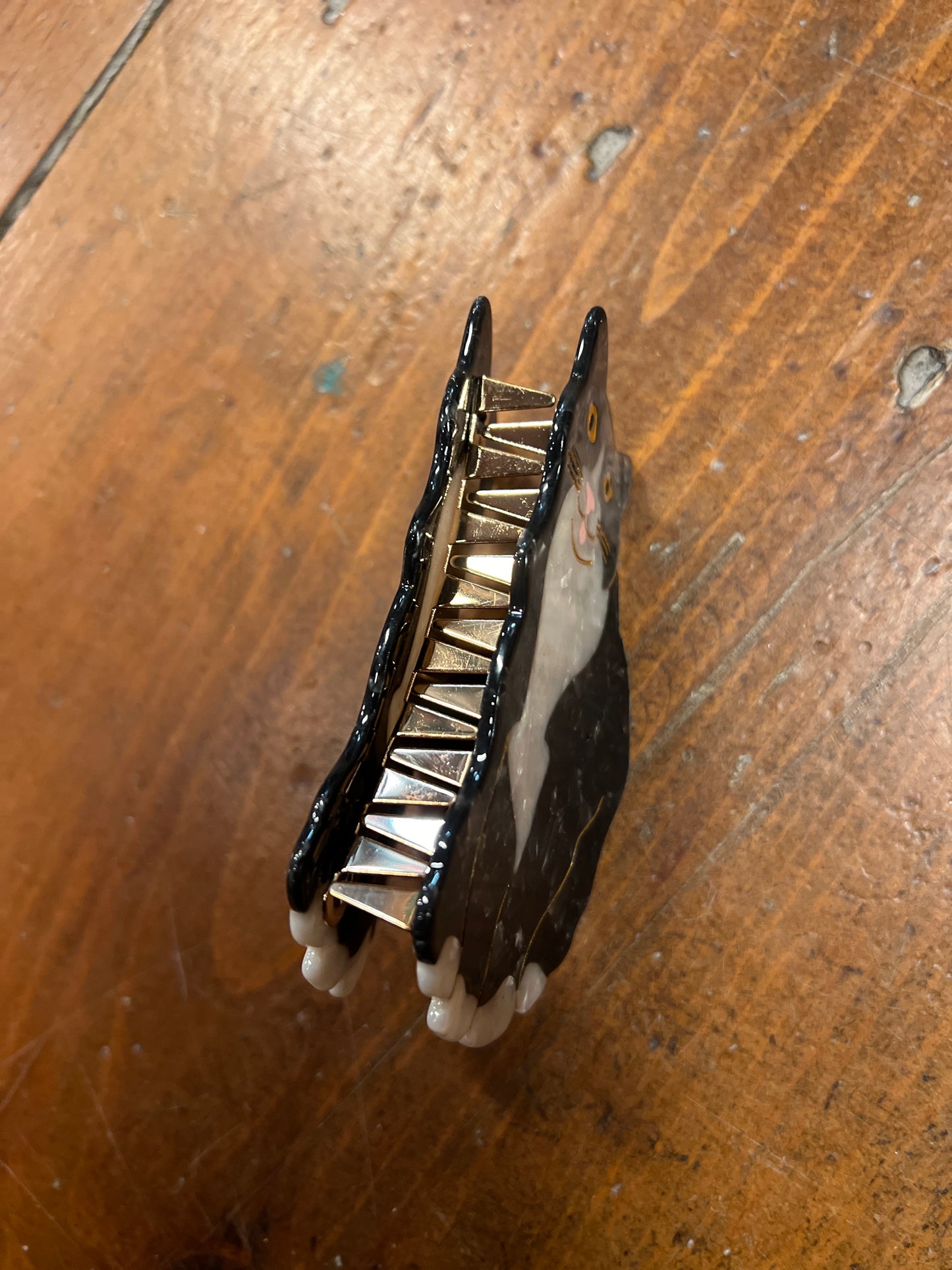 Tuxedo Cat Hair Clip