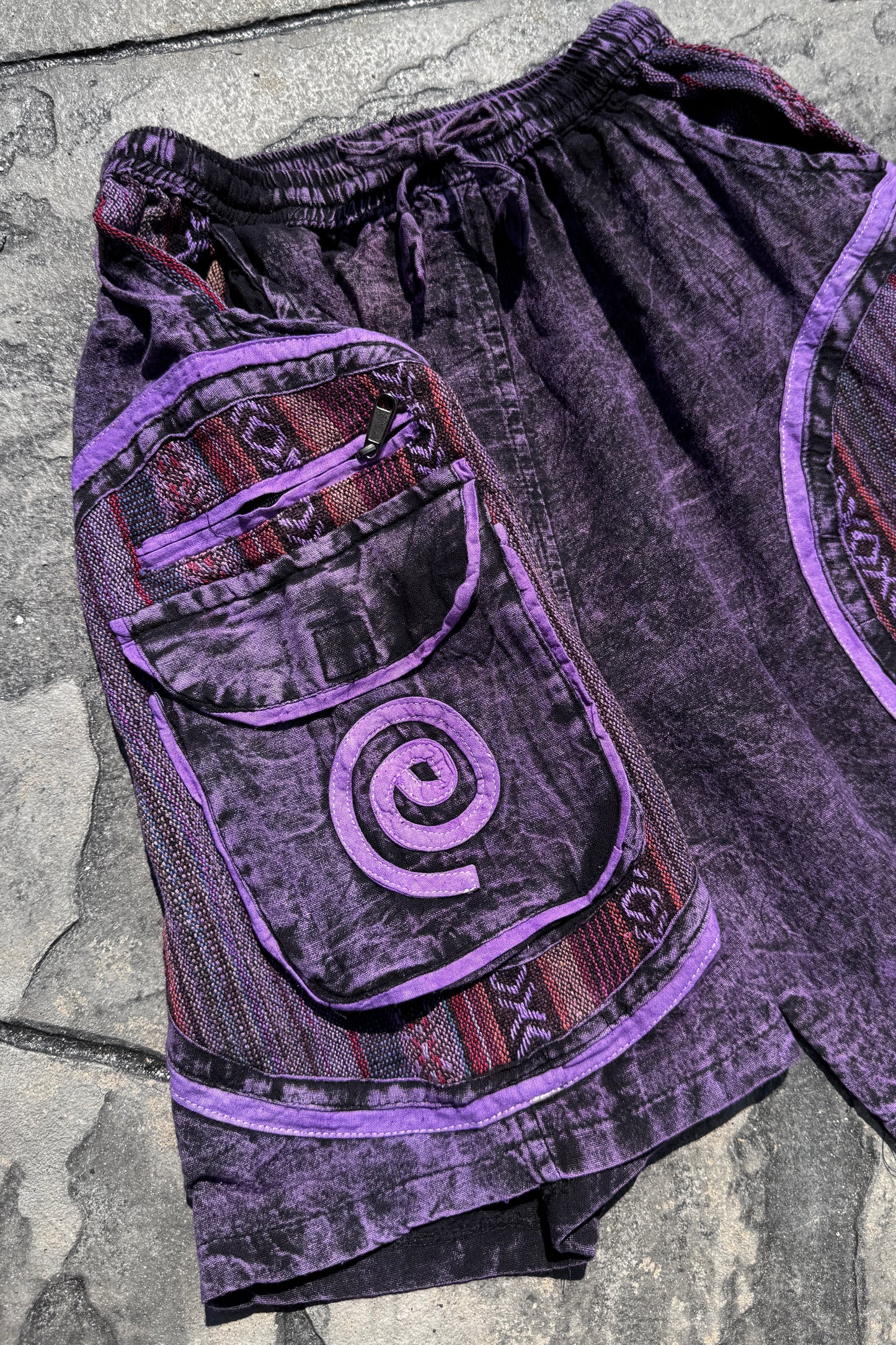 Swirl Detail Pocket Unisex Short in Purple