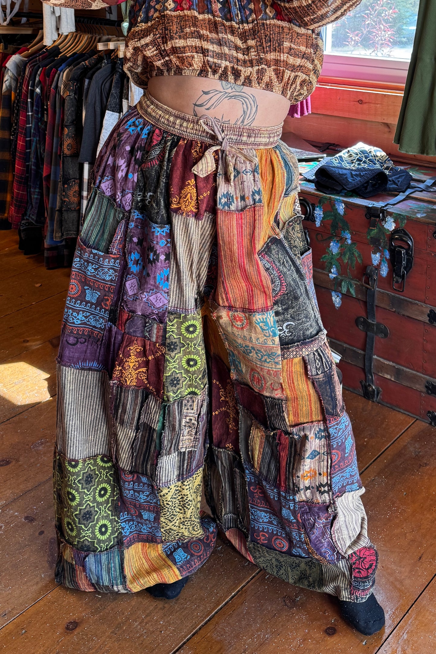Ultra Wide Leg Palazzo Mixed Patch Pant