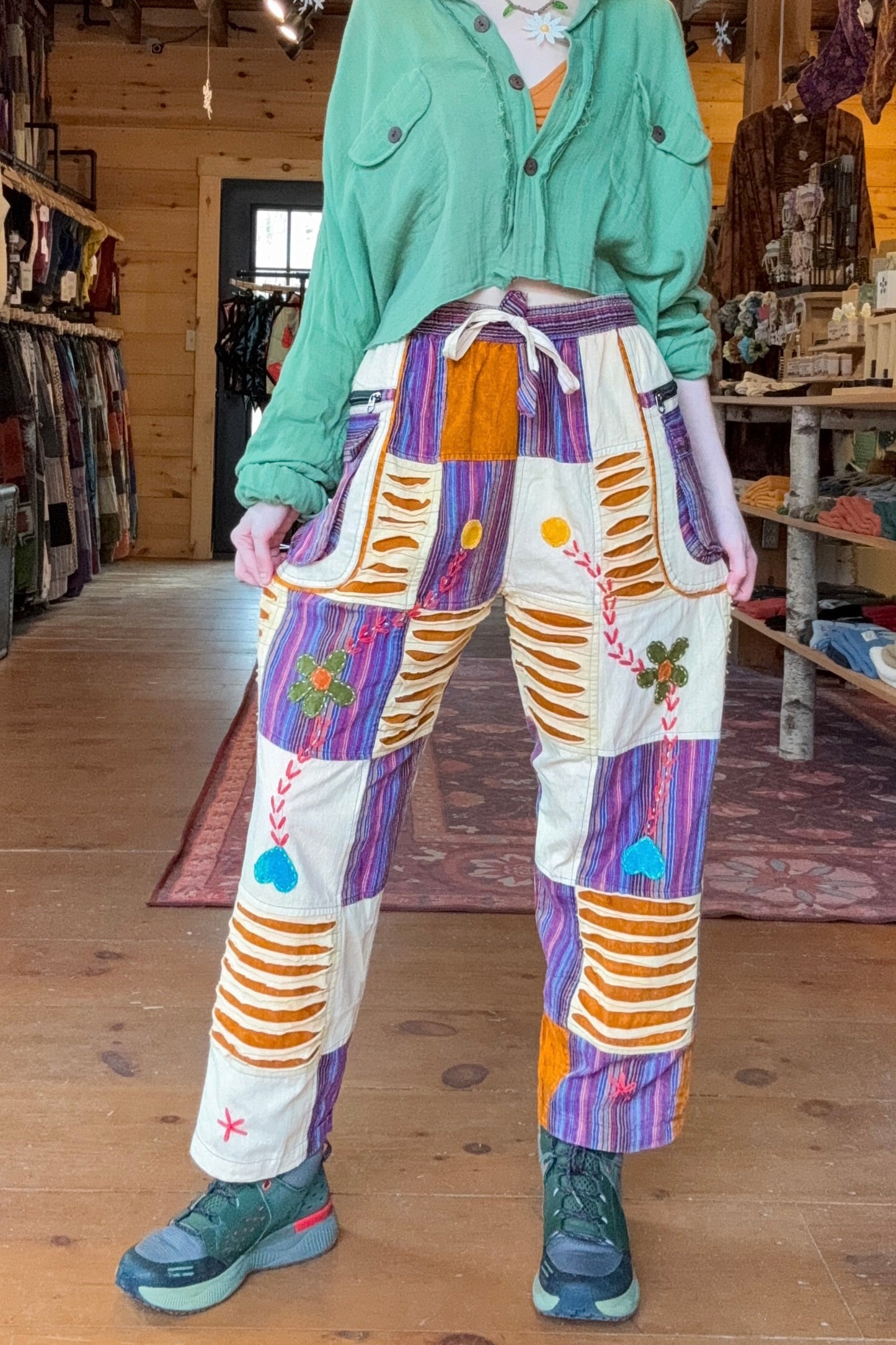 Razor Cut Detail Floral Stitch Pant