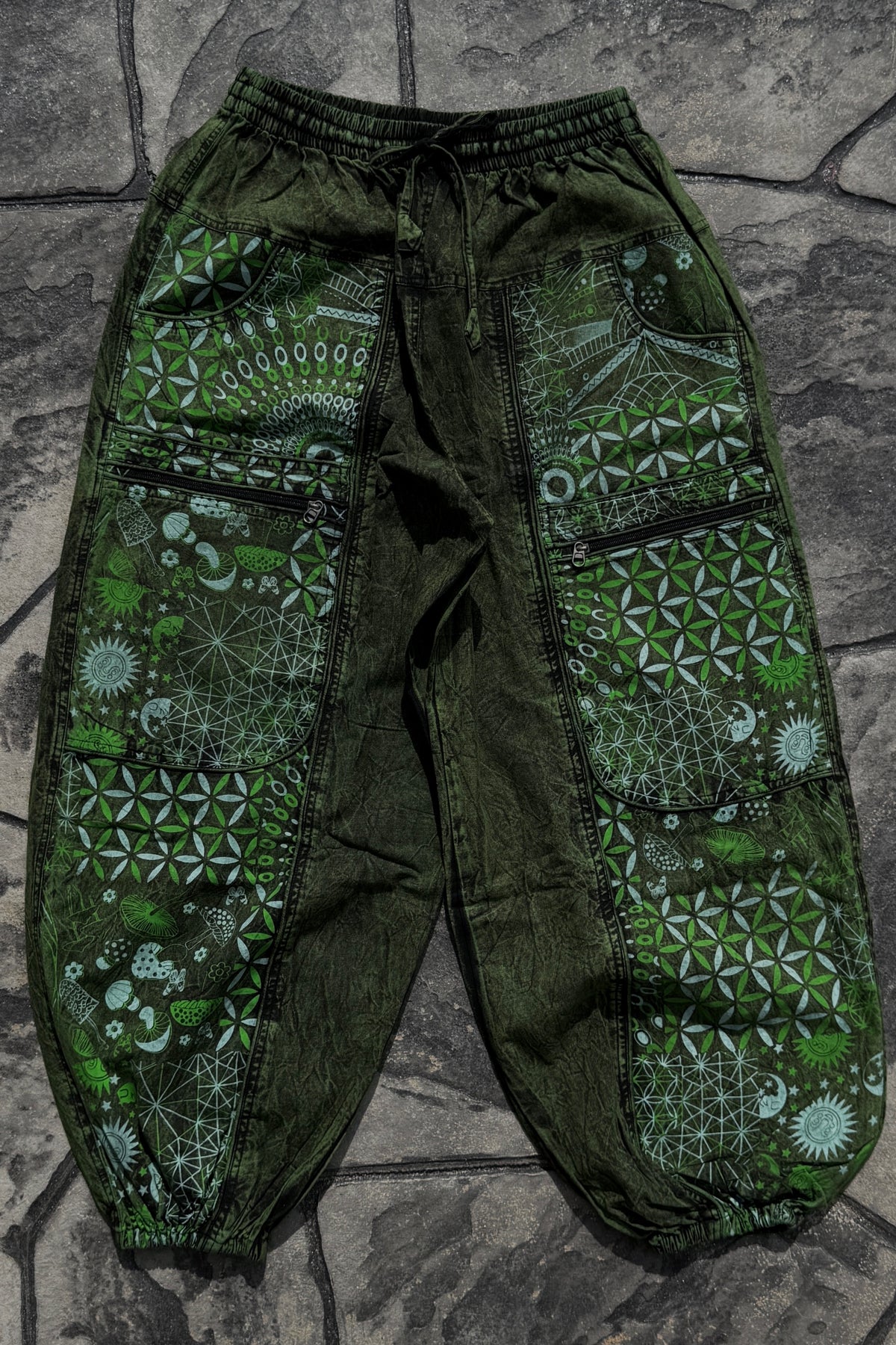 Baggy Pant in Green w/ Zipper Pockets