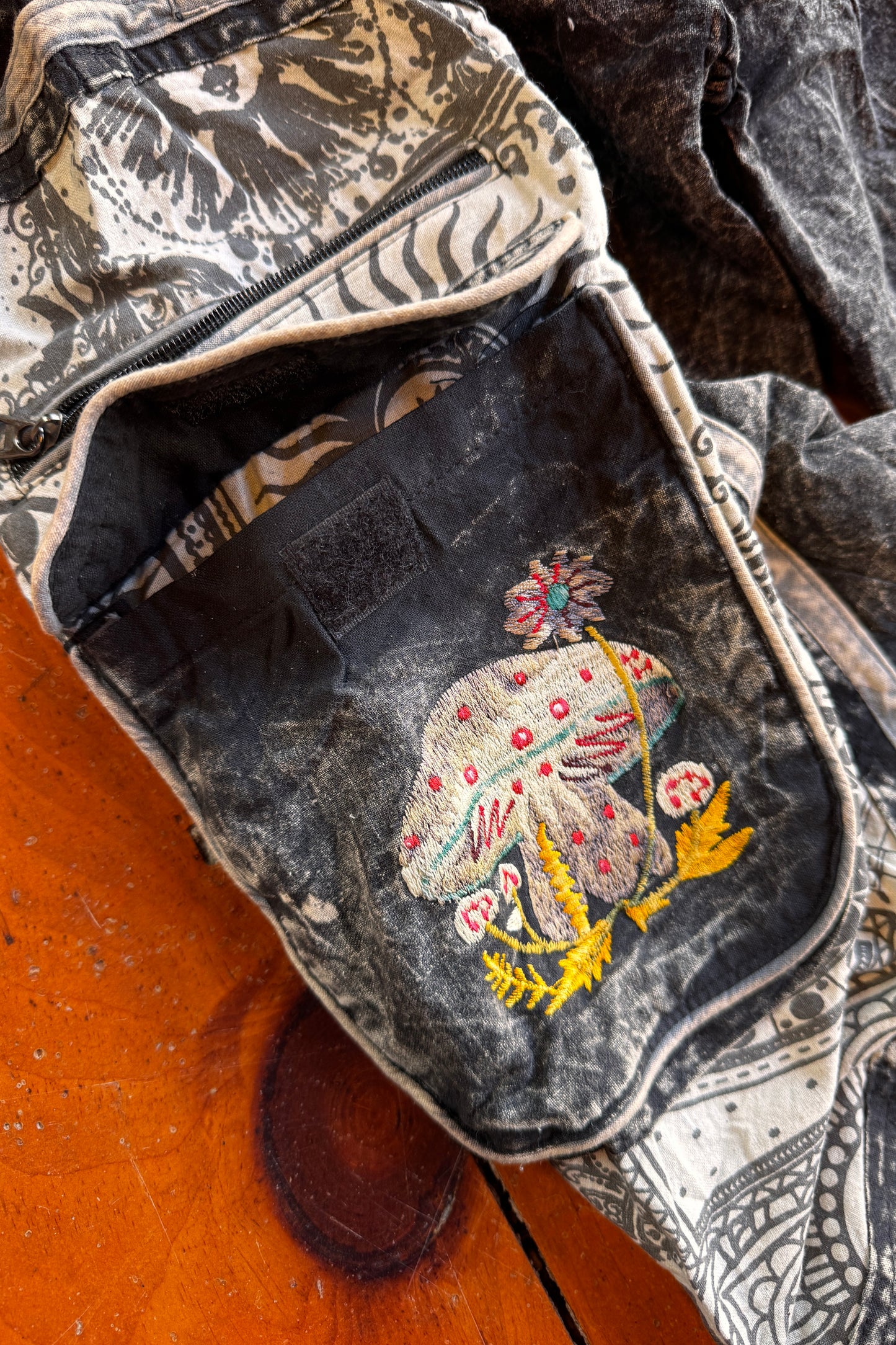 LAST CALL SIZE S | Black & Teal Round Sun Moon Mushroom Joggersa