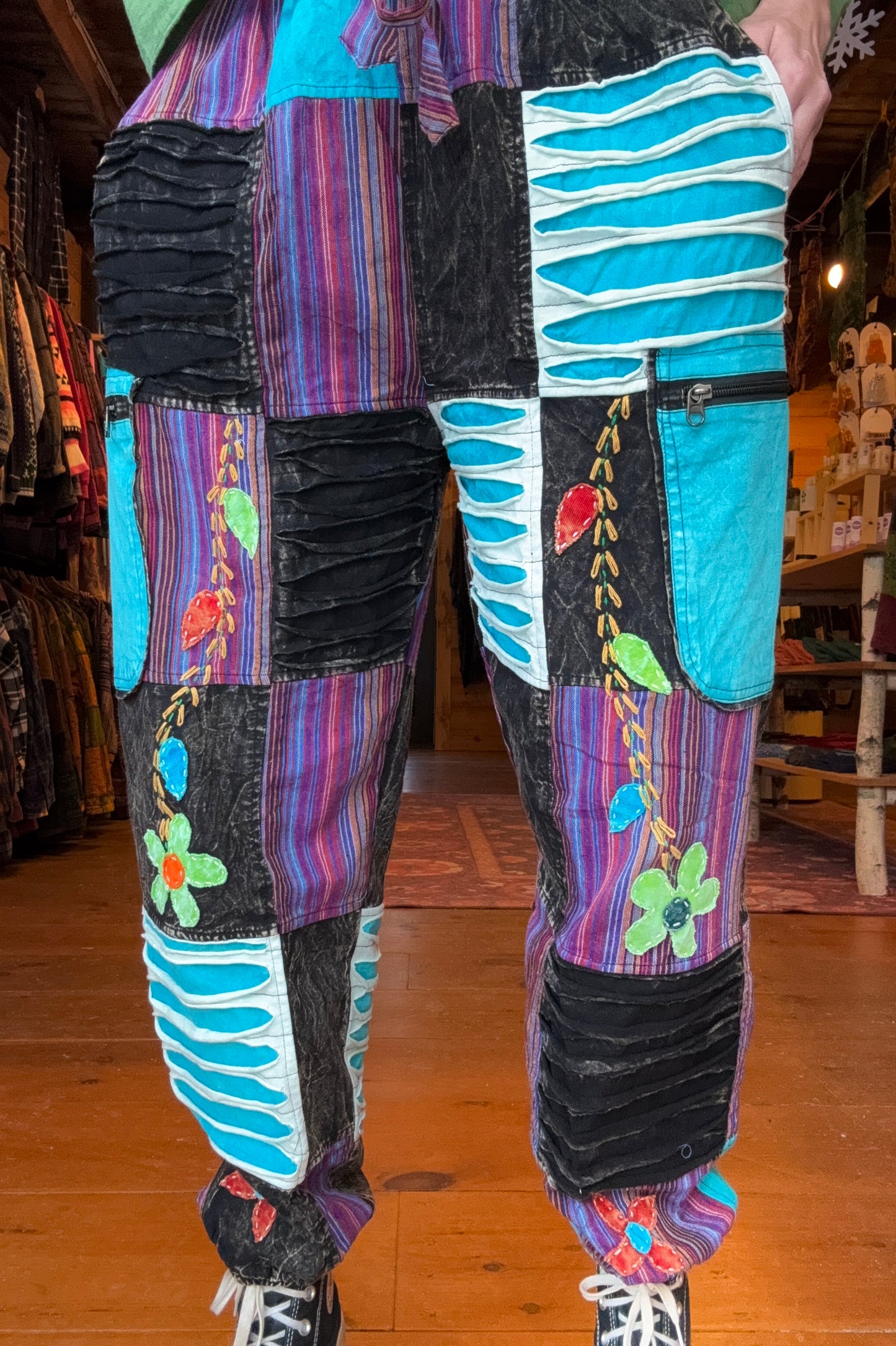 Razor Cut Detail Floral Stitch Joggers