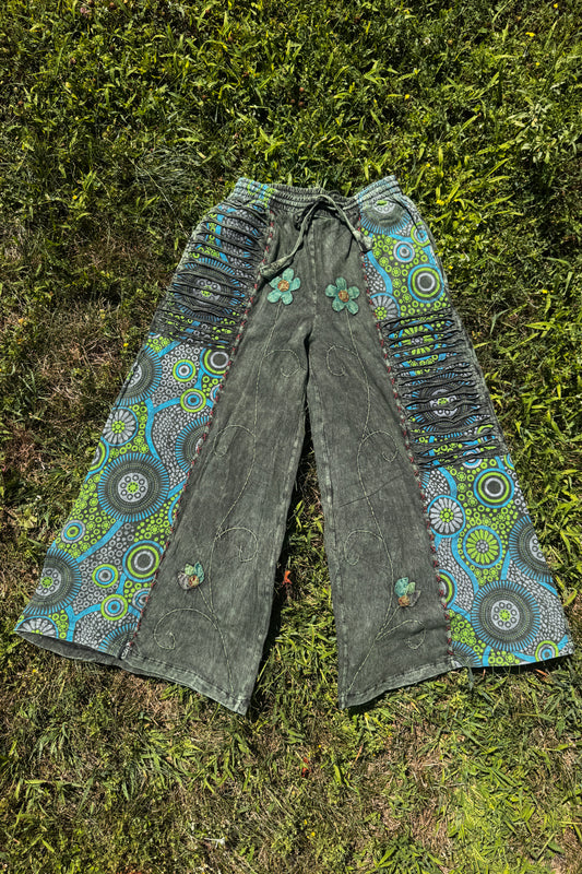 LAST CHANCE! Size XL | Ultra Wide Leg Floral Embroidered Pants in Blue