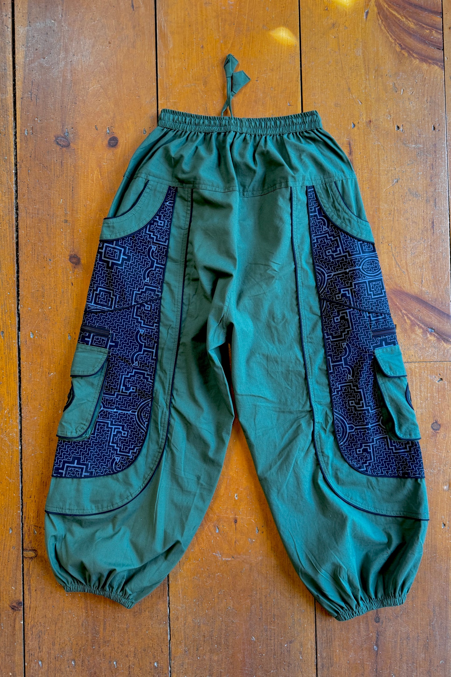 Swirl Pocket Detail Balloon Pants in Green