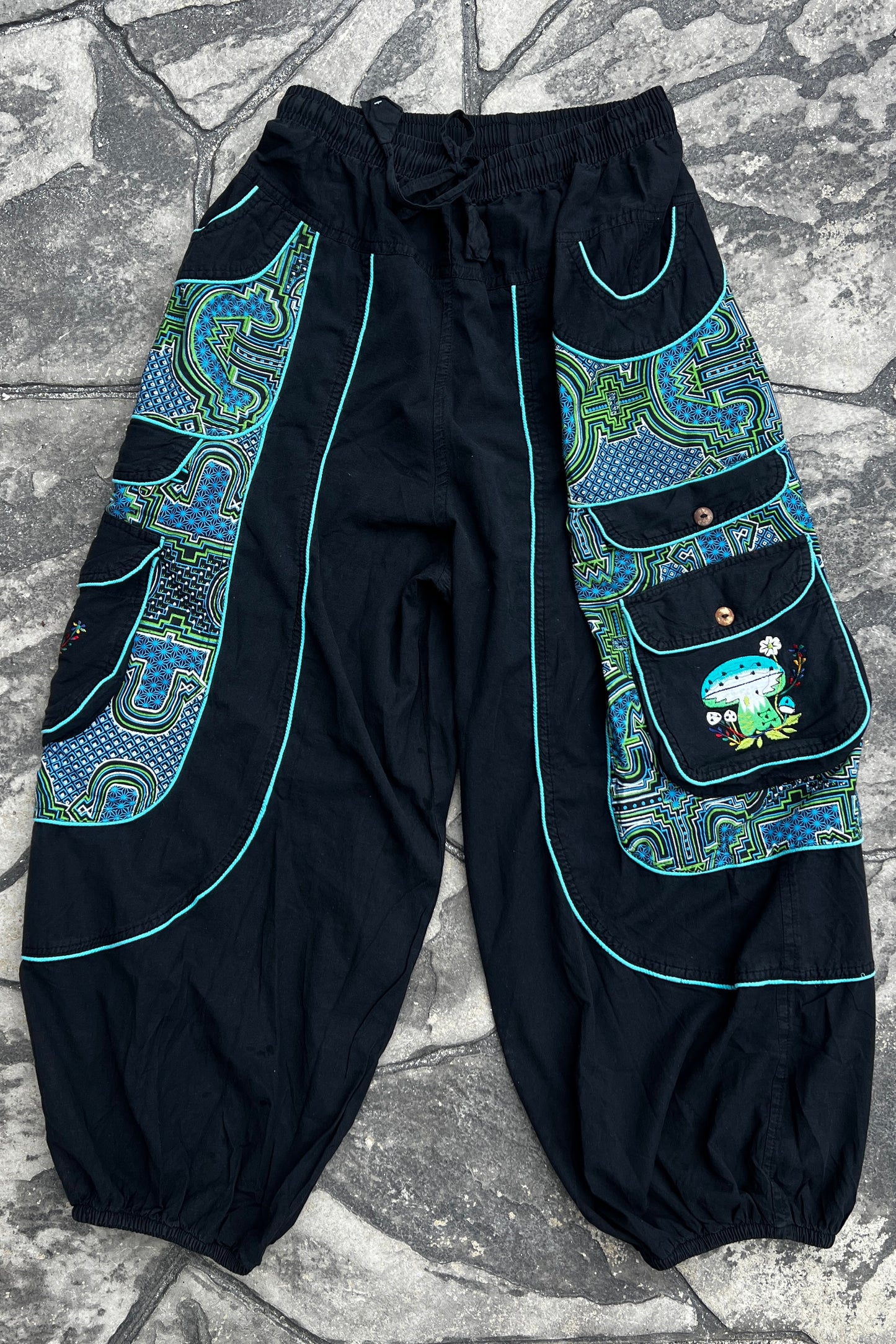 Baggy Joggers in Black w/ Mushroom Detail Pockets