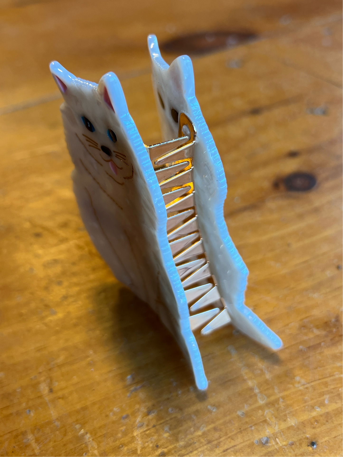 Persian Cat Claw Hair Clip in White