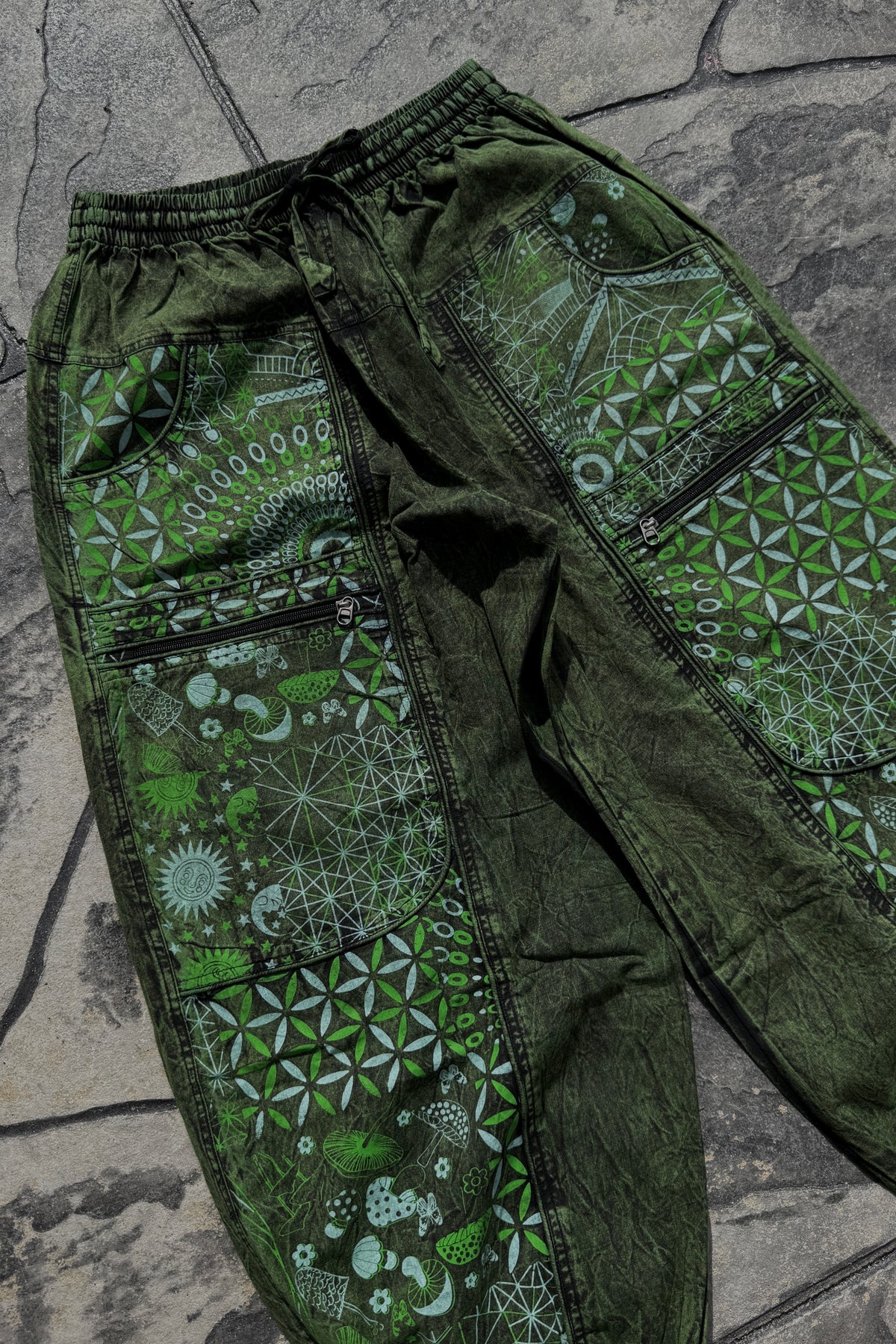Baggy Pant in Green w/ Zipper Pockets