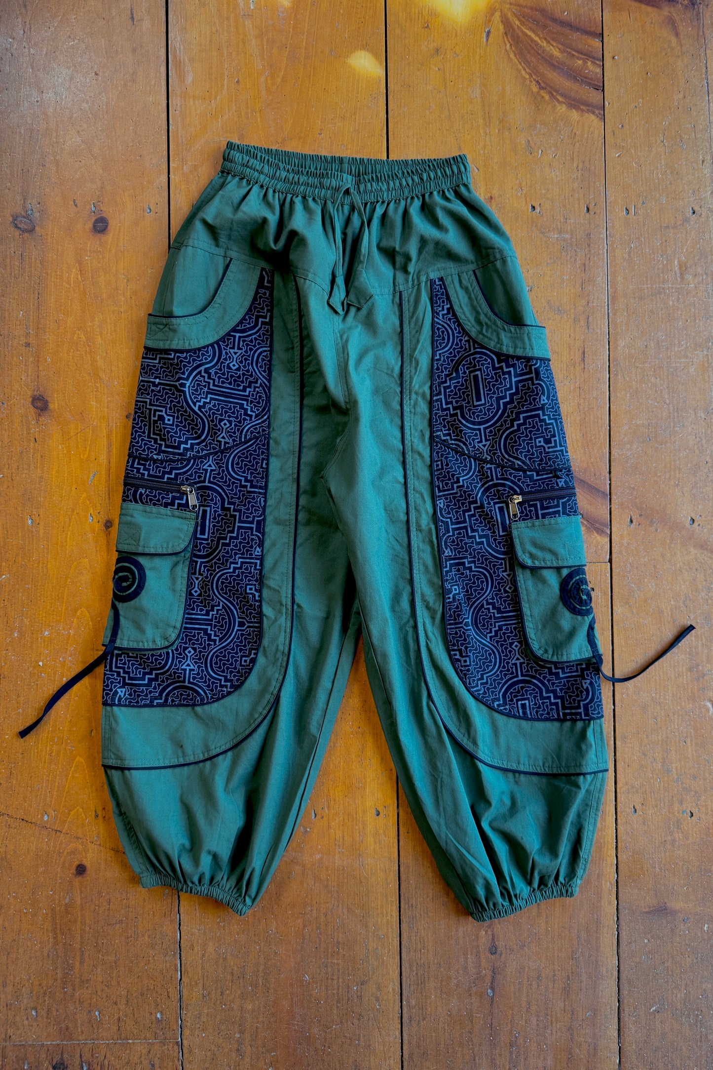 Swirl Pocket Detail Balloon Pants in Green