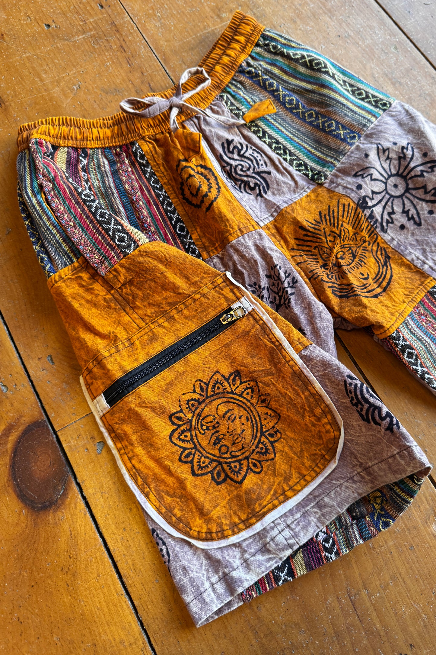 Cotton Patchwork Grand Canyon Short with Zip Pockets